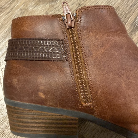 Clarks Booties GUC - Picture 6 of 7